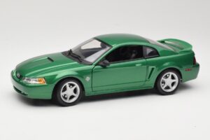 Ford Mustang GT SN95 Vihreä Maisto 1:18 50326 Metalli