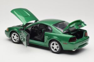Ford Mustang GT SN95 Vihreä Maisto 1:18 50326 Metalli — kuva 5 / 8