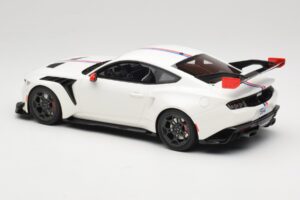 Ford Mustang GTD S650 Spirit of America Performance White GT Spirit 1:18 GT956 Hartsi — kuva 5 / 6