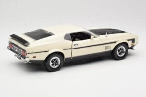 Ford Mustang Mach 1 Valkoinen Sun Star 1:18 3602 Metalli — kuva 3 / 8