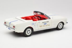 Ford Mustang Pace Car Wimbledon White Solido 1:18 81578 Metalli — kuva 3 / 8
