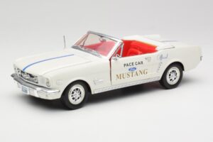 Ford Mustang Pace Car Wimbledon White Solido 1:18 81578 Metalli