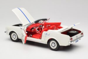 Ford Mustang Pace Car Wimbledon White Solido 1:18 81578 Metalli — kuva 5 / 8