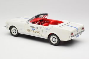 Ford Mustang Pace Car Wimbledon White Solido 1:18 81578 Metalli — kuva 7 / 8