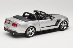 Ford Mustang S197 Roush 427R Avoauto Hopea Maisto 1:18 31669 Metalli — kuva 3 / 8