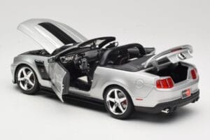 Ford Mustang S197 Roush 427R Avoauto Hopea Maisto 1:18 31669 Metalli — kuva 5 / 8