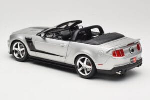 Ford Mustang S197 Roush 427R Avoauto Hopea Maisto 1:18 31669 Metalli — kuva 7 / 8