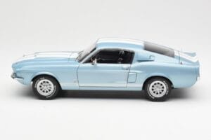 Ford Mustang Shelby GT500 Vaaleansininen Metallic Valkoisilla Raidoilla AUTOart 1:18 72907 Metalli — kuva 4 / 8