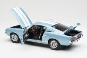 Ford Mustang Shelby GT500 Vaaleansininen Metallic Valkoisilla Raidoilla AUTOart 1:18 72907 Metalli — kuva 5 / 8