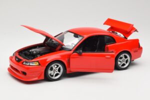Ford Mustang SVT Cobra R SN95 Punainen Maisto 1:18 531872 Metalli — kuva 2 / 8