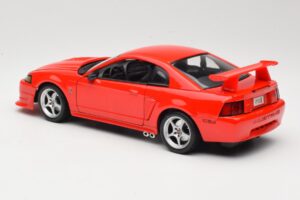 Ford Mustang SVT Cobra R SN95 Punainen Maisto 1:18 531872 Metalli — kuva 7 / 8