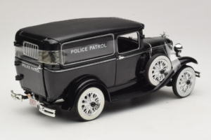 Ford Panel Car Police Patrol Signature Models 1:18 18143 Metalli — kuva 2 / 6