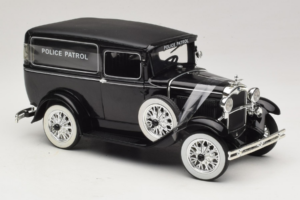 Ford Panel Car Police Patrol Signature Models 1:18 18143 Metalli — kuva 4 / 6