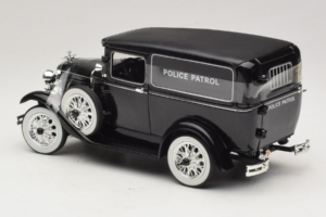 Ford Panel Car Police Patrol Signature Models 1:18 18143 Metalli — kuva 5 / 6