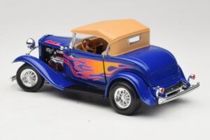 Ford Roadster Street Rod Sininen with Fire Road Signature 1:18 92249 Metalli — kuva 7 / 8