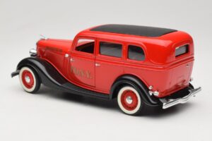 Ford Sedan Punainen Solido 1:18 8066 Metalli — kuva 7 / 8