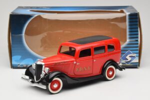 Ford Sedan Punainen Solido 1:18 8066 Metalli — kuva 8 / 8
