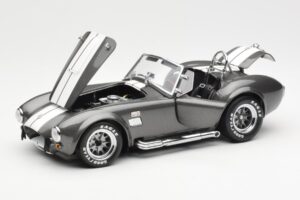 Ford Shelby Cobra 427 S/C Harmaa Metallic Valkoisilla Raidoilla Kyosho 1:18 08045GRW Metalli — kuva 2 / 8