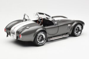 Ford Shelby Cobra 427 S/C Harmaa Metallic Valkoisilla Raidoilla Kyosho 1:18 08045GRW Metalli — kuva 3 / 8