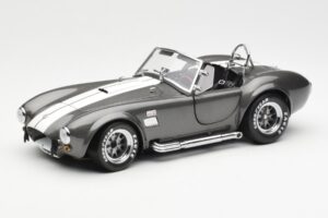 Ford Shelby Cobra 427 S/C Harmaa Metallic Valkoisilla Raidoilla Kyosho 1:18 08045GRW Metalli
