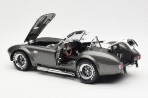Ford Shelby Cobra 427 S/C Harmaa Metallic Valkoisilla Raidoilla Kyosho 1:18 08045GRW Metalli — kuva 5 / 8
