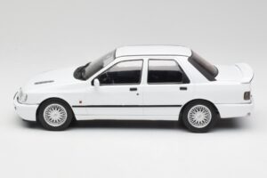 Ford Sierra RS Cosworth 4x4 Valkoinen MCG 1:18 MCG18353 Metalli — kuva 3 / 6