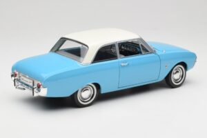 Ford Taunus 12M P1 Taunus Blue Revell 1:18 08880 Metalli — kuva 3 / 8