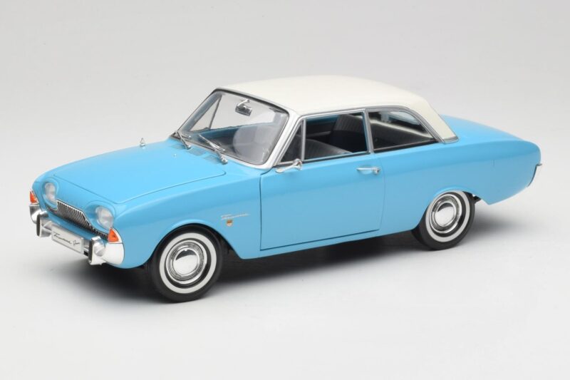 Ford Taunus 12M P1 Taunus Blue Revell 1:18 08880 Metalli