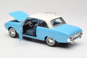 Ford Taunus 17M P2 Sininen Revell 1:18 08817 Metalli — kuva 5 / 8