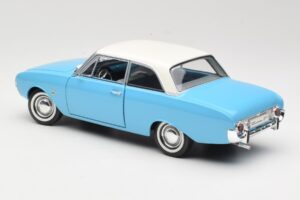 Ford Taunus 17M P2 Sininen Revell 1:18 08817 Metalli — kuva 7 / 8