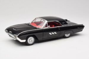 Ford Thunderbird Musta Anson 1:18 30344 Metalli