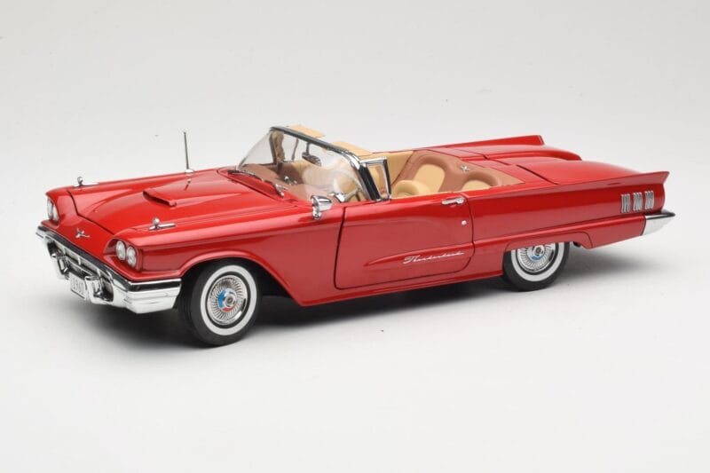 Ford Thunderbird Avoauto Punainen Sun Star 1:18 4311 Metalli
