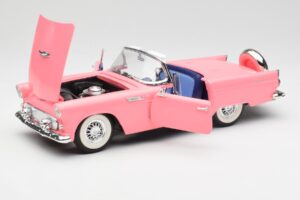 Ford Thunderbird Vaaleanpunainen Revell 1:18 8804 Metalli — kuva 2 / 8