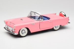 Ford Thunderbird Vaaleanpunainen Revell 1:18 8804 Metalli