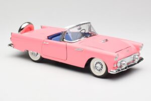 Ford Thunderbird Vaaleanpunainen Revell 1:18 8804 Metalli — kuva 6 / 8