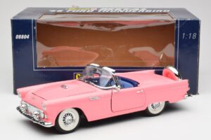 Ford Thunderbird Vaaleanpunainen Revell 1:18 8804 Metalli — kuva 8 / 8