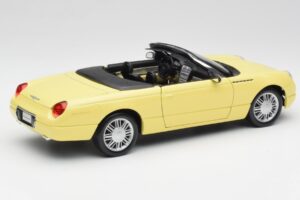 Ford Thunderbird Show Car Keltainen Maisto 1:18 50335 Metalli — kuva 3 / 8