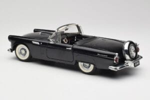 Ford Thunderbird Avoauto Musta Revell 1:18 8818-M1 Metalli — kuva 7 / 8