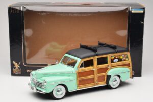 Ford Woody Panel Wagon Mintunvihreä Road Signature 1:18 20028 Metalli — kuva 8 / 8