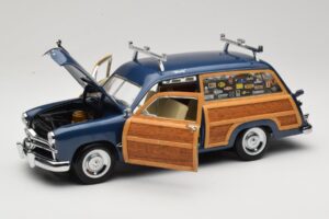 Ford Woody Station Wagon Bayview Blue Surf Shop Motor City 1:18 60002 Metalli — kuva 2 / 8