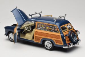 Ford Woody Station Wagon Bayview Blue Surf Shop Motor City 1:18 60002 Metalli — kuva 5 / 8