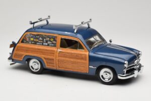 Ford Woody Station Wagon Bayview Blue Surf Shop Motor City 1:18 60002 Metalli — kuva 6 / 8