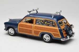 Ford Woody Station Wagon Bayview Blue Surf Shop Motor City 1:18 60002 Metalli — kuva 7 / 8
