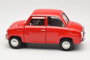 Goggomobil T 250 Punainen Revell 1:18 8952 Metalli — kuva 3 / 7
