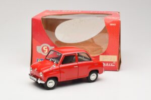 Goggomobil T 250 Punainen Revell 1:18 8952 Metalli — kuva 7 / 7