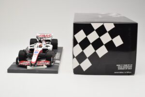 Haas VF-22 #20 K. Magnussen Bahrain GP 2022 Minichamps 1:18 117220120 Metalli — kuva 6 / 6