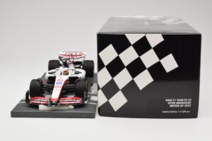 Haas VF-22 #20 K. Magnussen British GP 2022 Minichamps 1:18 117221020 Metalli — kuva 6 / 6
