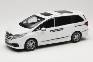 Honda Elysion Valkoinen OEM 1:18 430056 Metalli