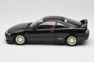 Honda Integra Type R DC2 Pre-Facelift Flamenco Black Pearl MotorHelix 1:18 M85203 Metalli — kuva 4 / 8