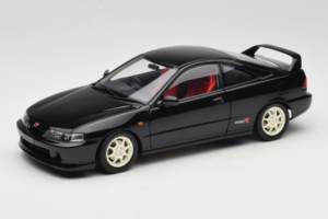 Honda Integra Type R DC2 Pre-Facelift Flamenco Black Pearl MotorHelix 1:18 M85203 Metalli
